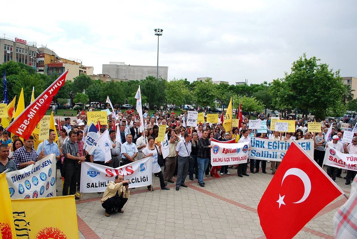 Memurlar İş Bırakma Eylemi Yaptı