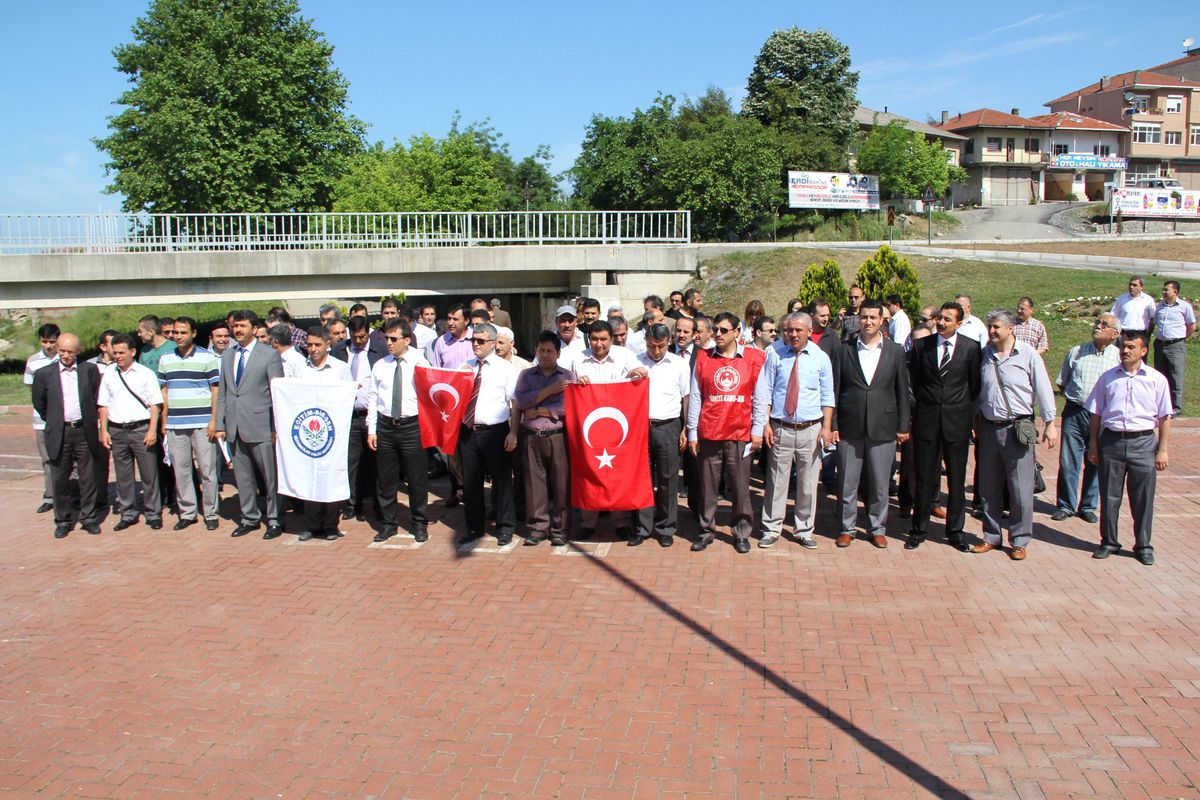 Memurlardan Bir Günlük İş Bırakma Eylemi