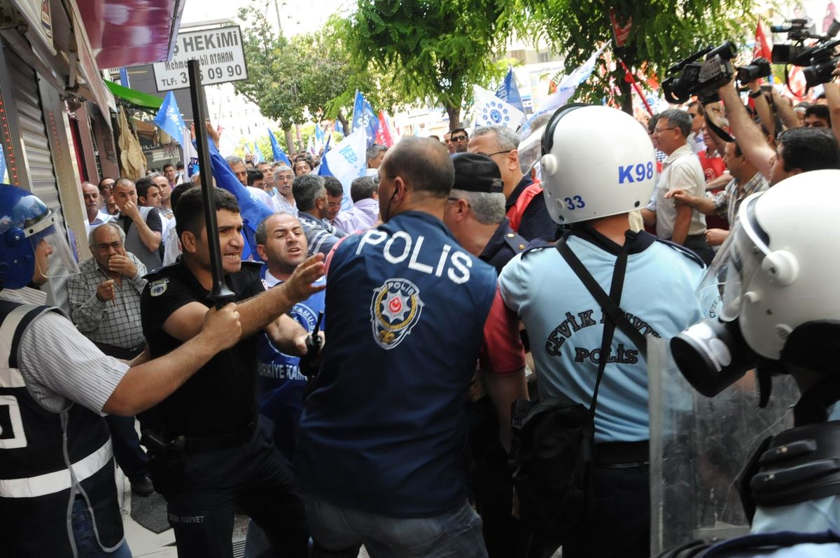 Mersin\'deki Memur Eyleminde Olay