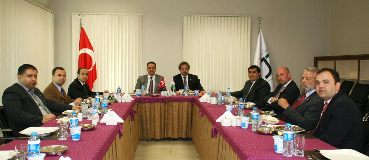 Nakıboğlu\'dan Üniversitelerde Uluslararası Ortak Akıl Platformuna İlk Adım