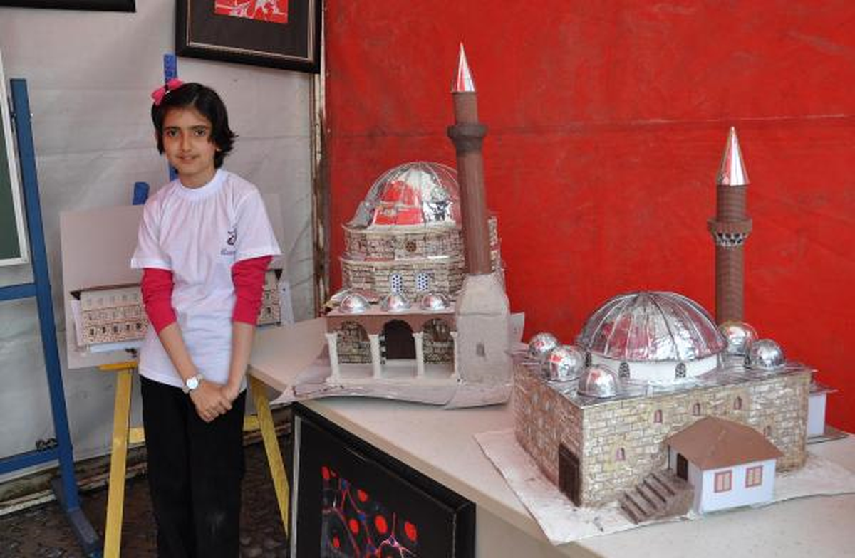 Öğrenciler Tarihi Eserlerin Maketini Sergiledi