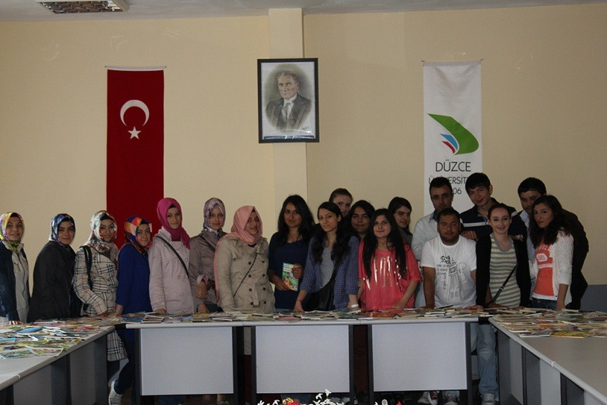 Öğrencilerden Kitap Bağışı