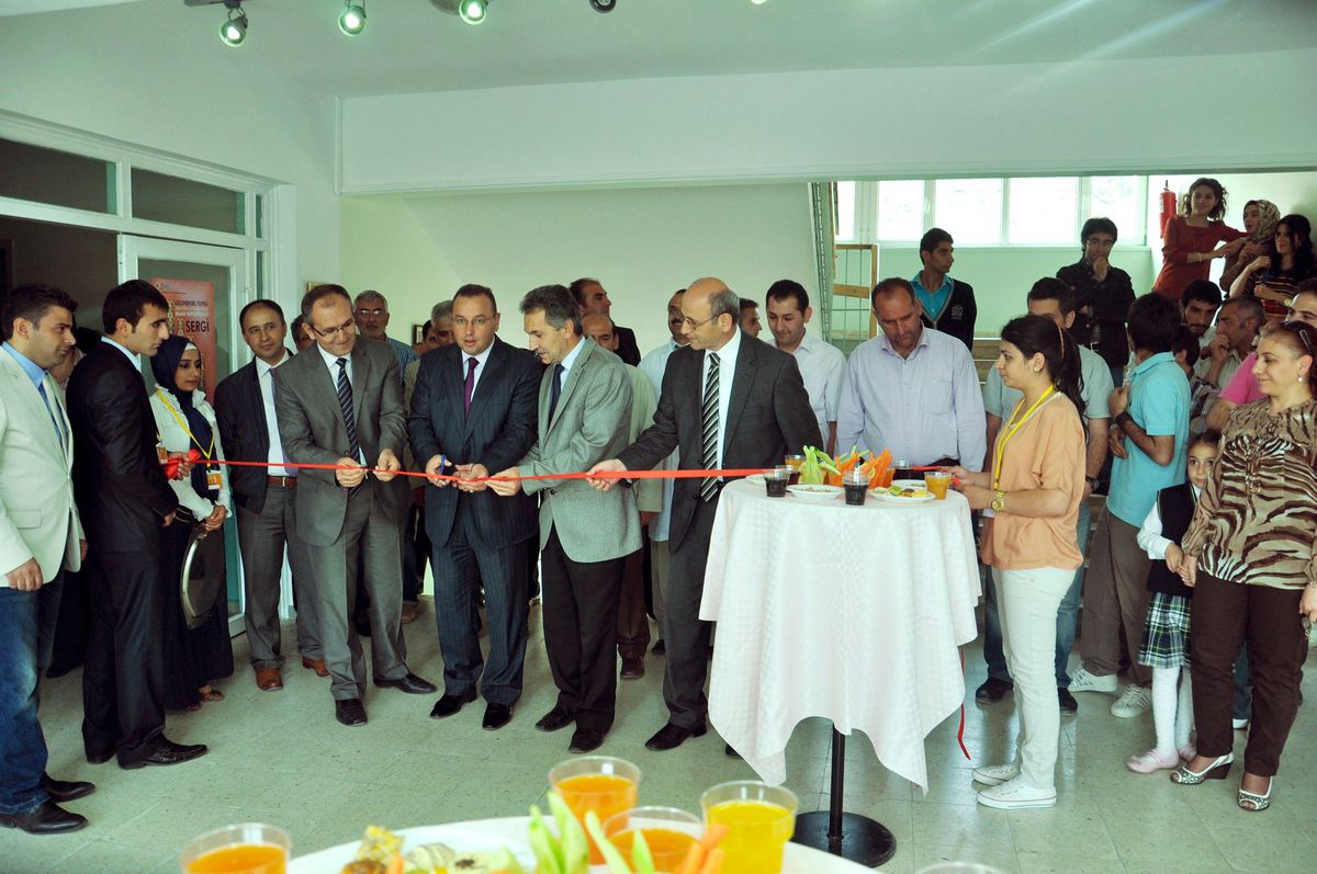 Oltu'da Halı-Kilim ve Doğal Boya Sergisi