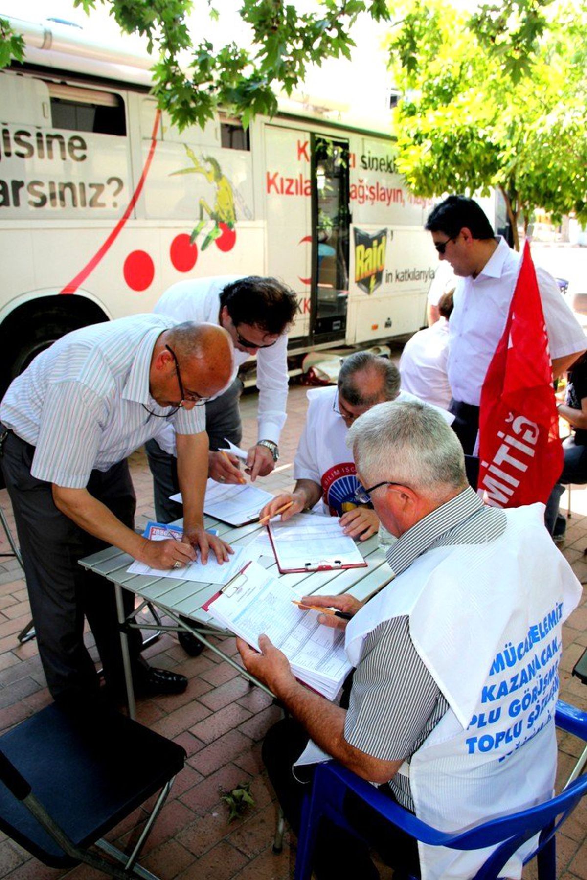 Önce Eylem Sonra Kan Bağışı