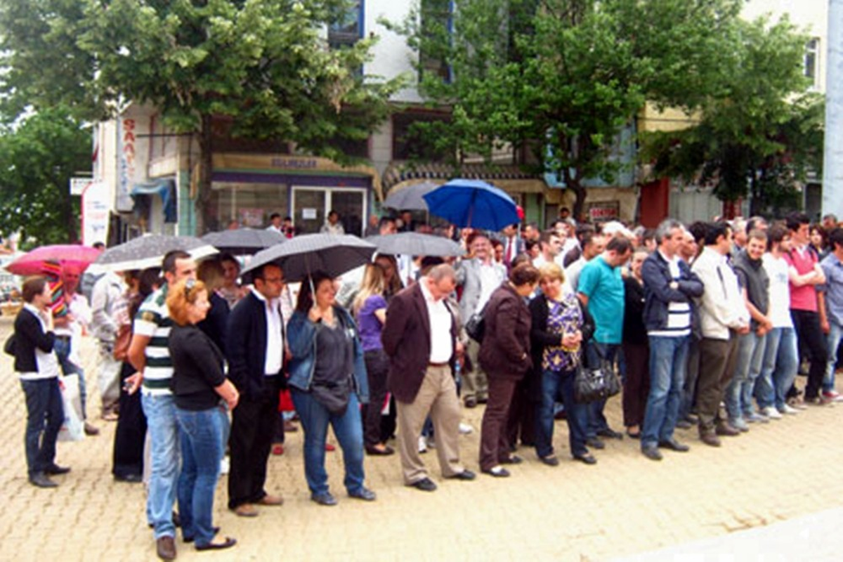 Sendikalar 1 Günlük İş Bırakma Eylemi Yaptı