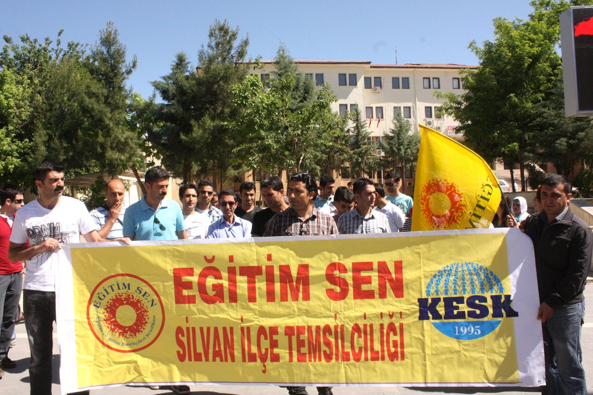 Silvan Eğitim-Sen Şubesi Hükümetin Zam Oranına Tepki Gösterdi