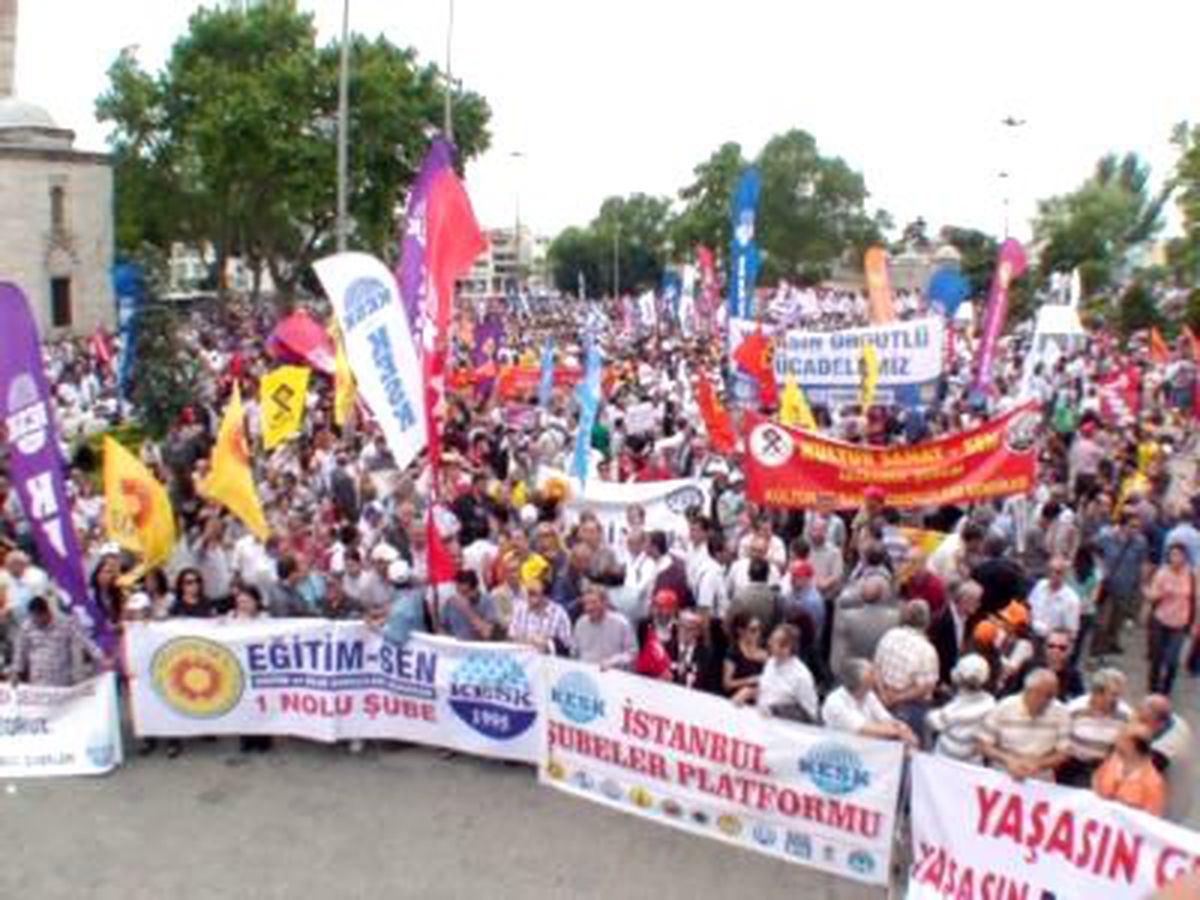 Sirkeci'den Beyazıt'a Memur Yürüyüşü