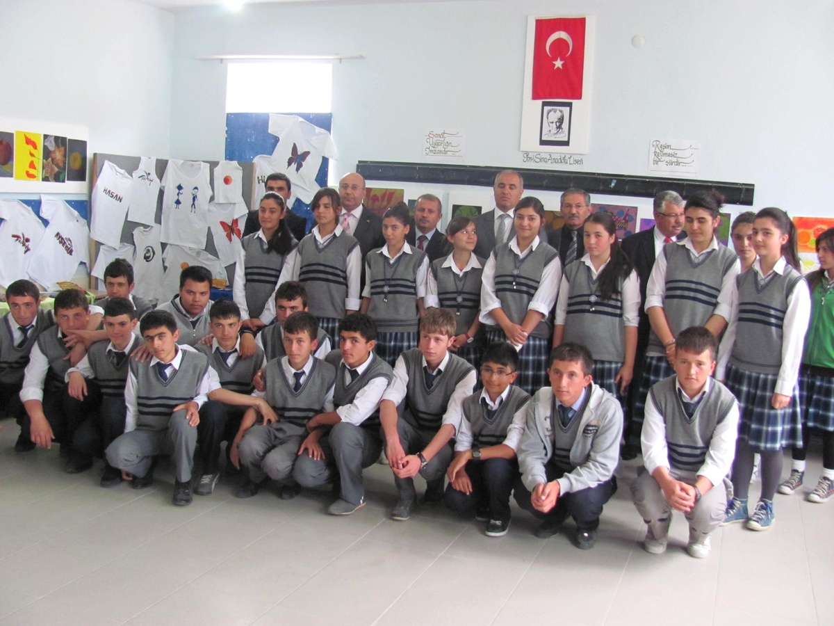 Sorgun İbni Sina Anadolu Lisesi Resim Sergisi Açtı