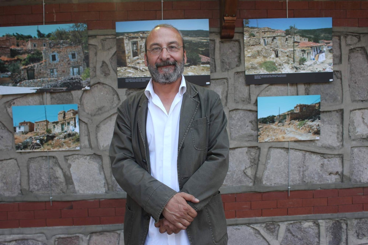Ünlü Ressam Çocuklar İçin Fotoğraf Çekti