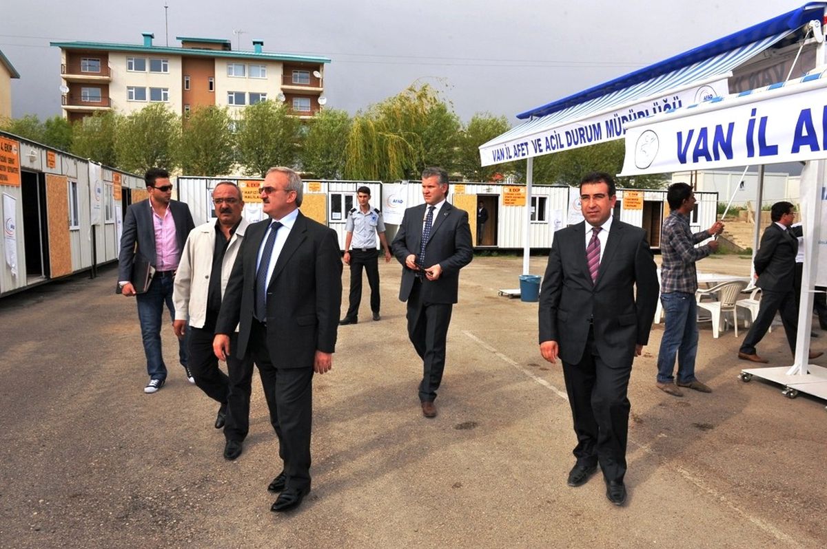 Vali Karaloğlu Hak Sahipliği Bürolarını Denetledi