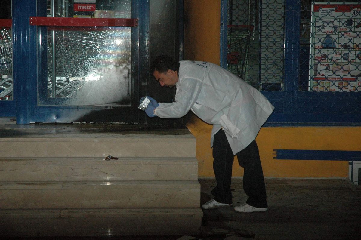 Van\'da Markete Molotoflu Saldırı