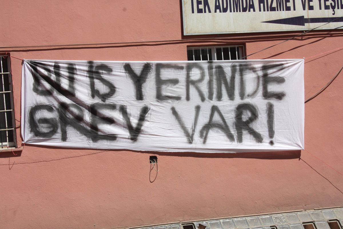 Yüksekova\'da Kamu Emekçileri Grevde