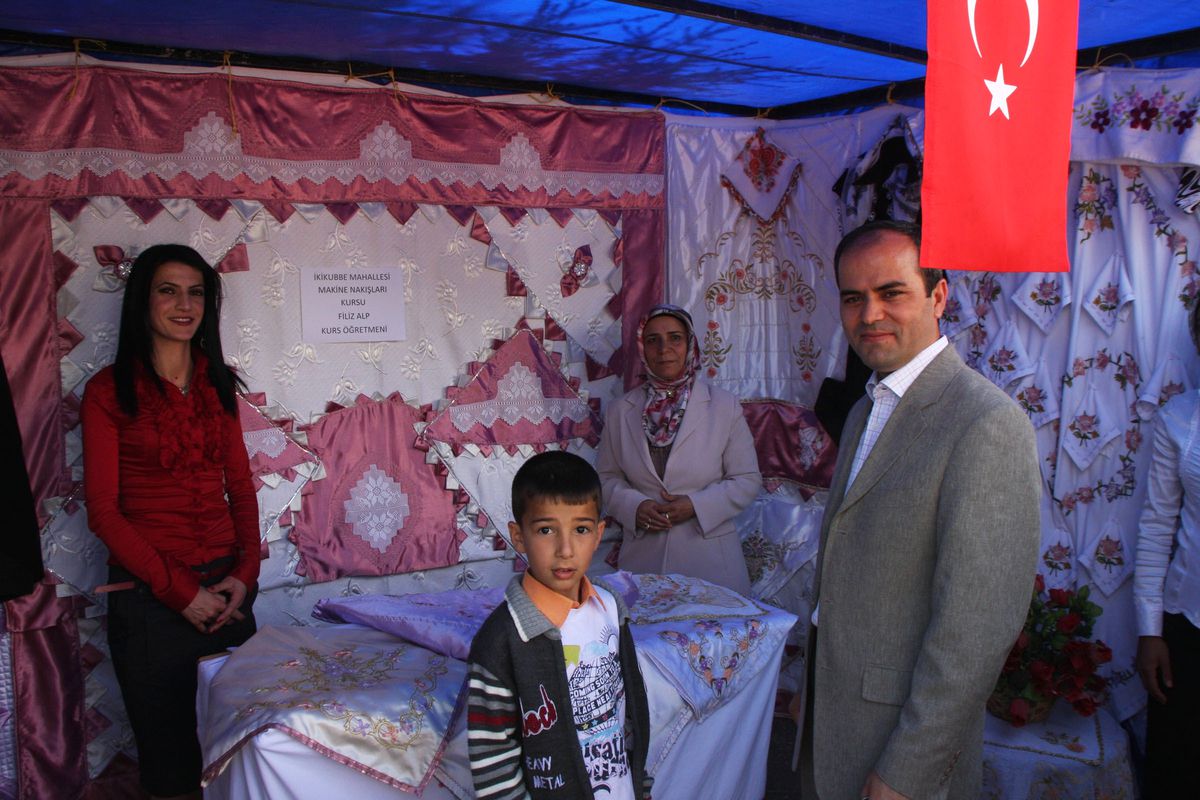 Ahlat Hem'den Yıl Sonu Açılış Sergisi