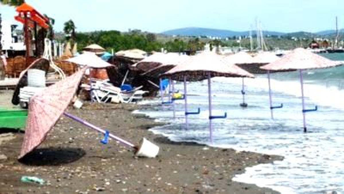 Akdeniz\'de Fırtına Alarmı