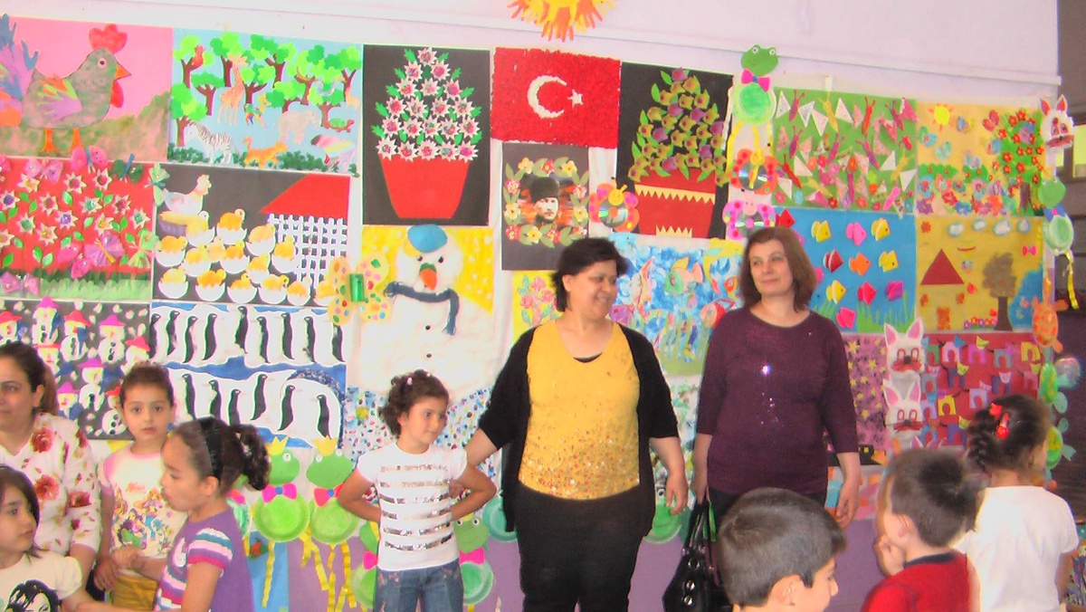 Alaşehir\'de Anasınıfı Öğrencilerinin Sergisi Açıldı
