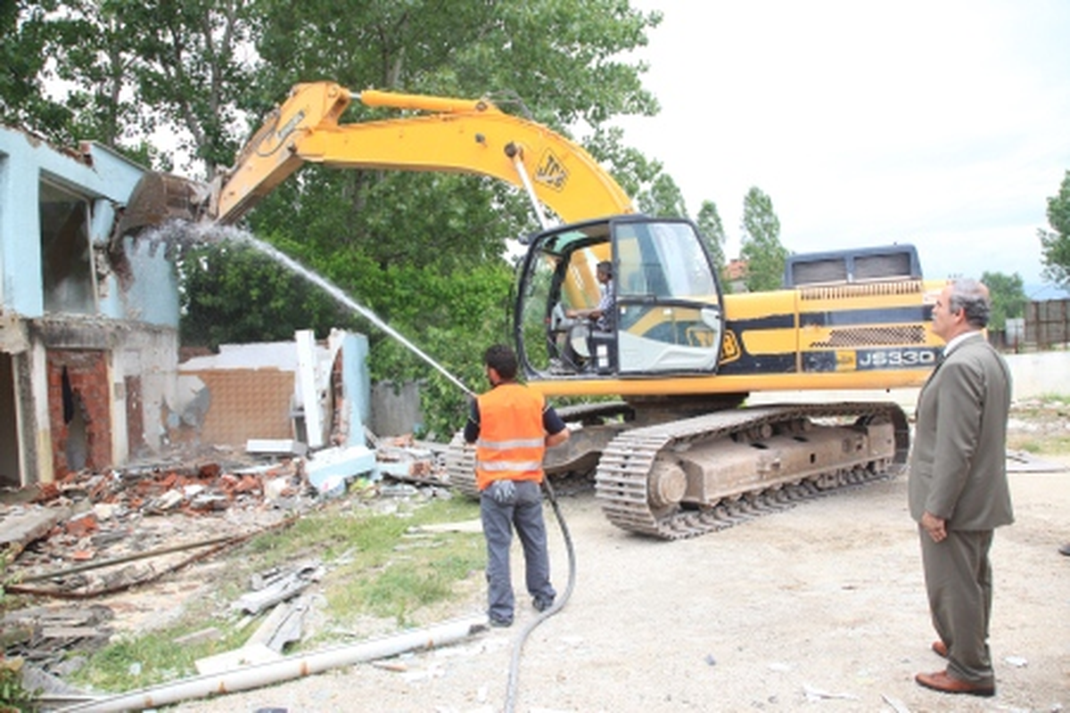 Bademli Kavşağı İçin Yıkımlar Başladı


