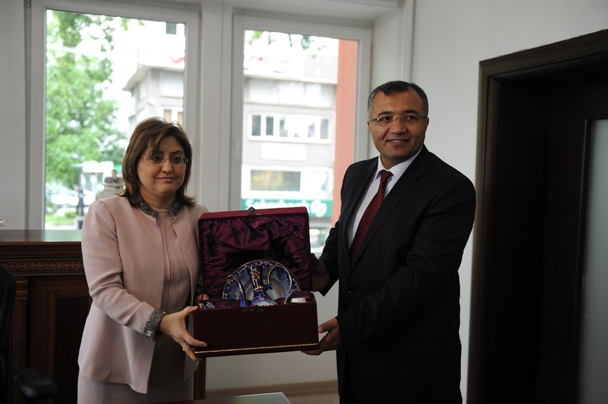 Bakan Fatma Şahin 'Çete Tarafından Dinlenme' İddialarına Cevap Verdi