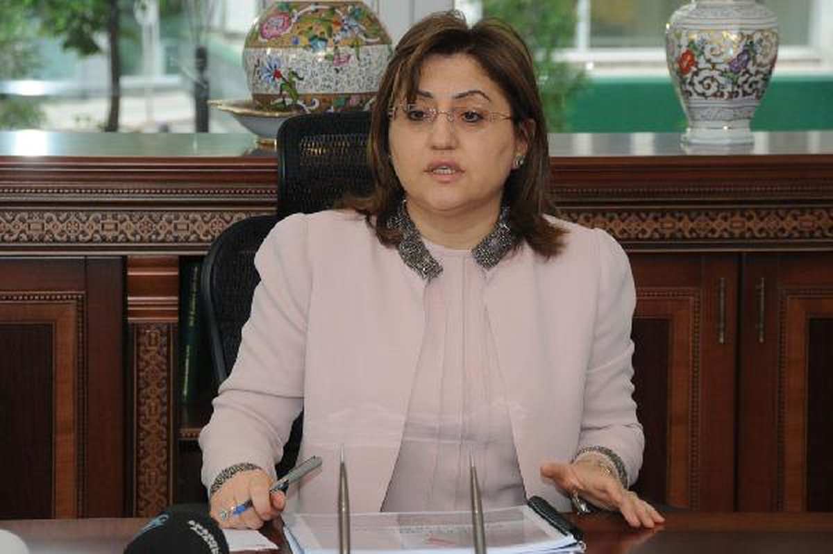 'İsteyen İstediğini Dinleyemez'
‎

