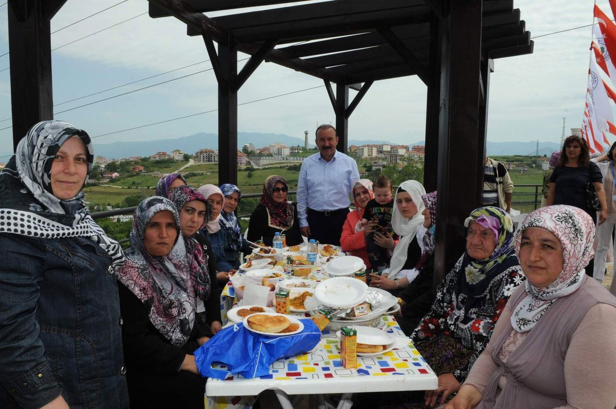 Başkan Doğan Kadınların \'Gün\'üne Katıldı