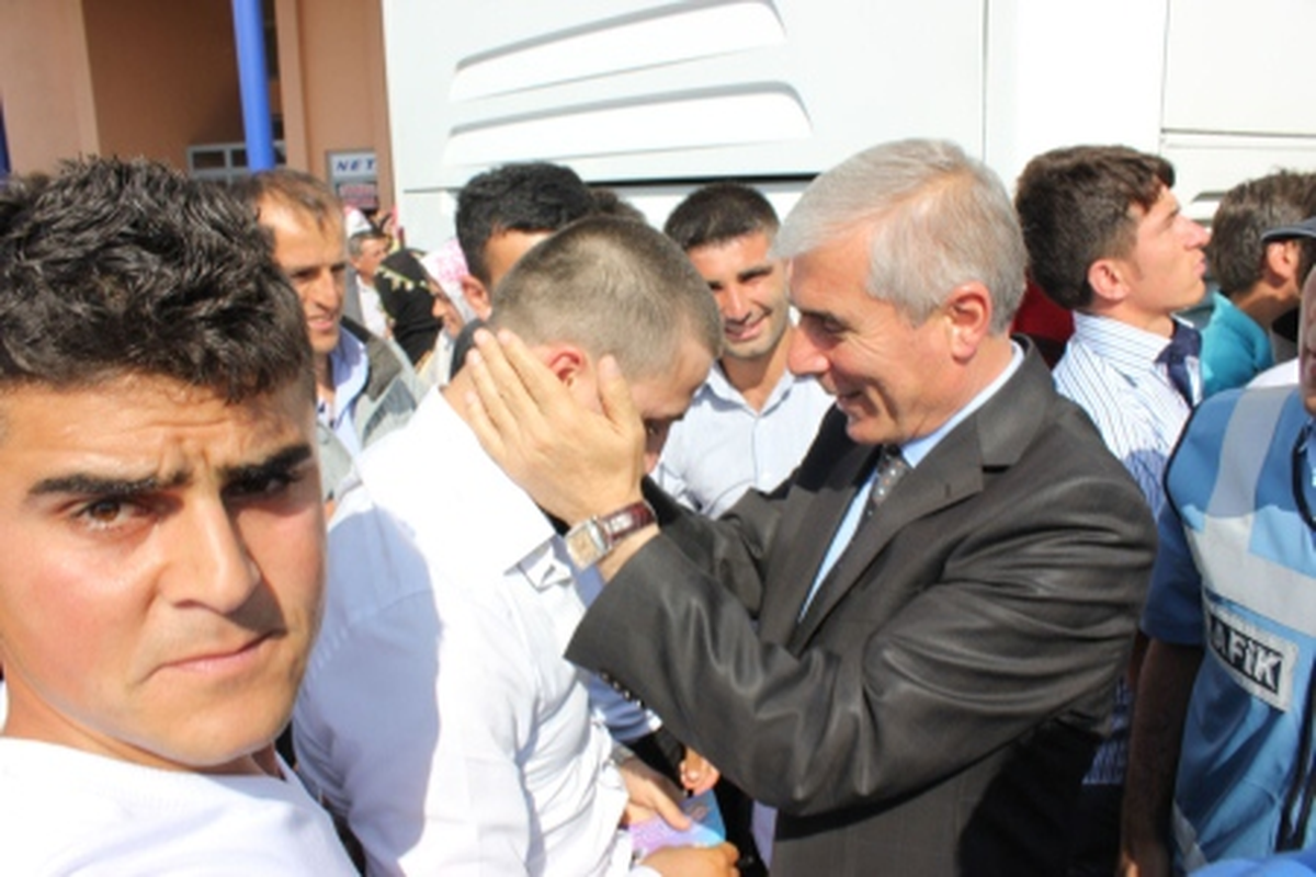 Başkan Yenihan Askerleri Dualarla Uğurladı