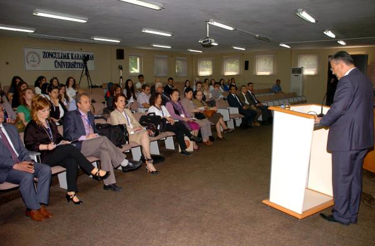 Beü'de 'Türk ve Dünya Edebiyatları Etkileşim' Sempozyumu