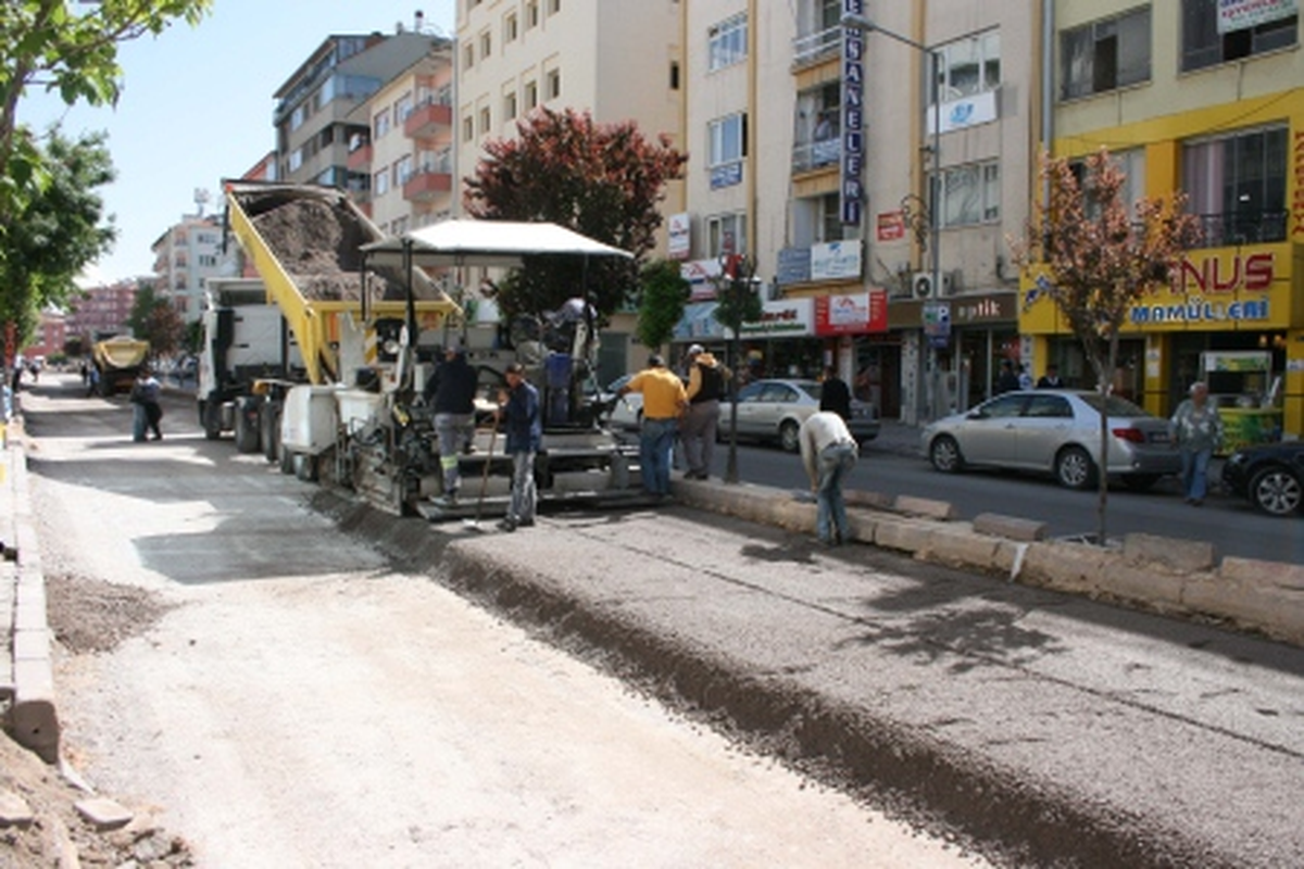 Ethem Onbaşı Caddesi Asfaltlanıyor