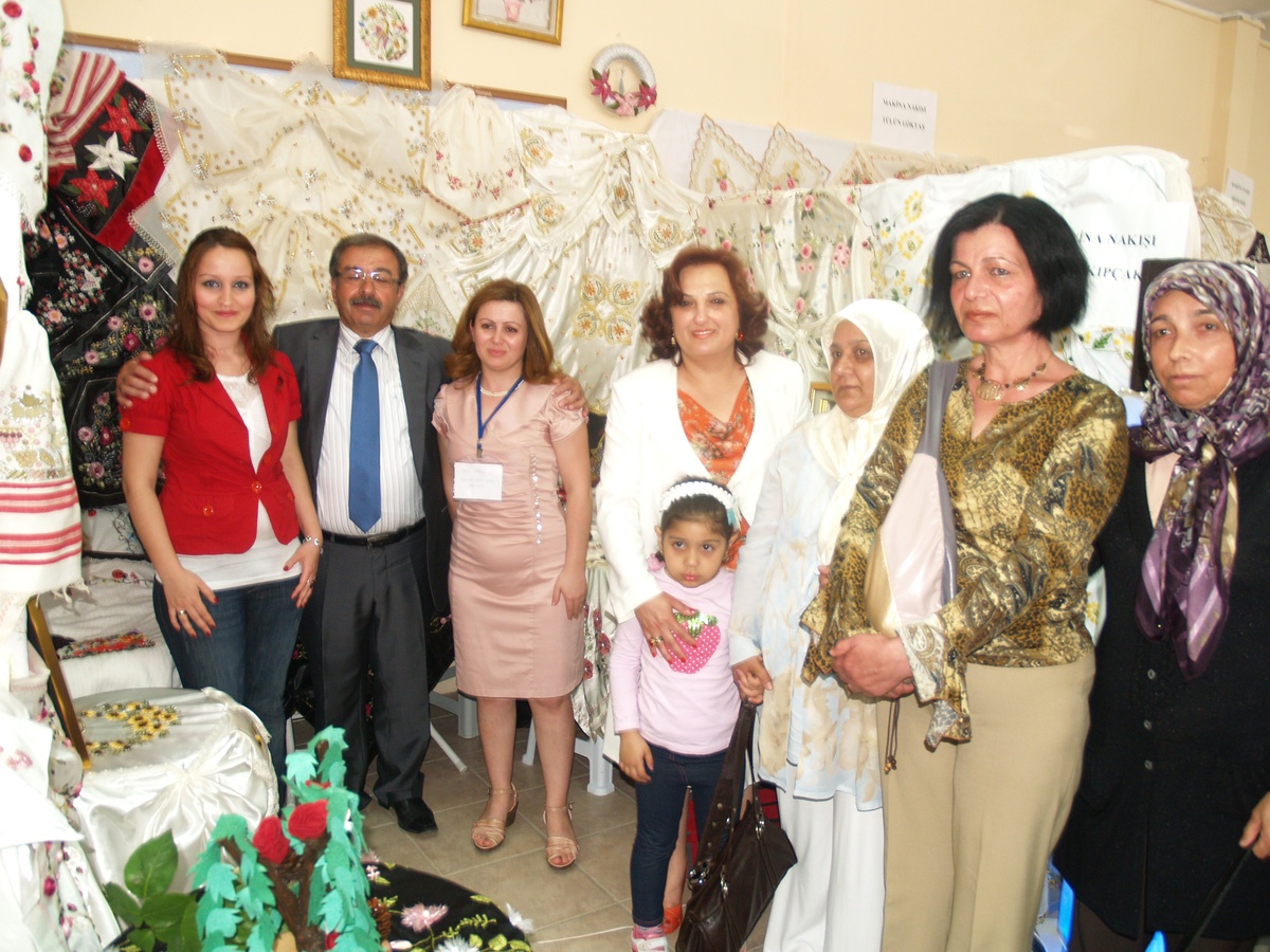 Gelibolu Halk Eğitimi Merkezinin Yıl Sonu Karma Sergisi Yapıldı.