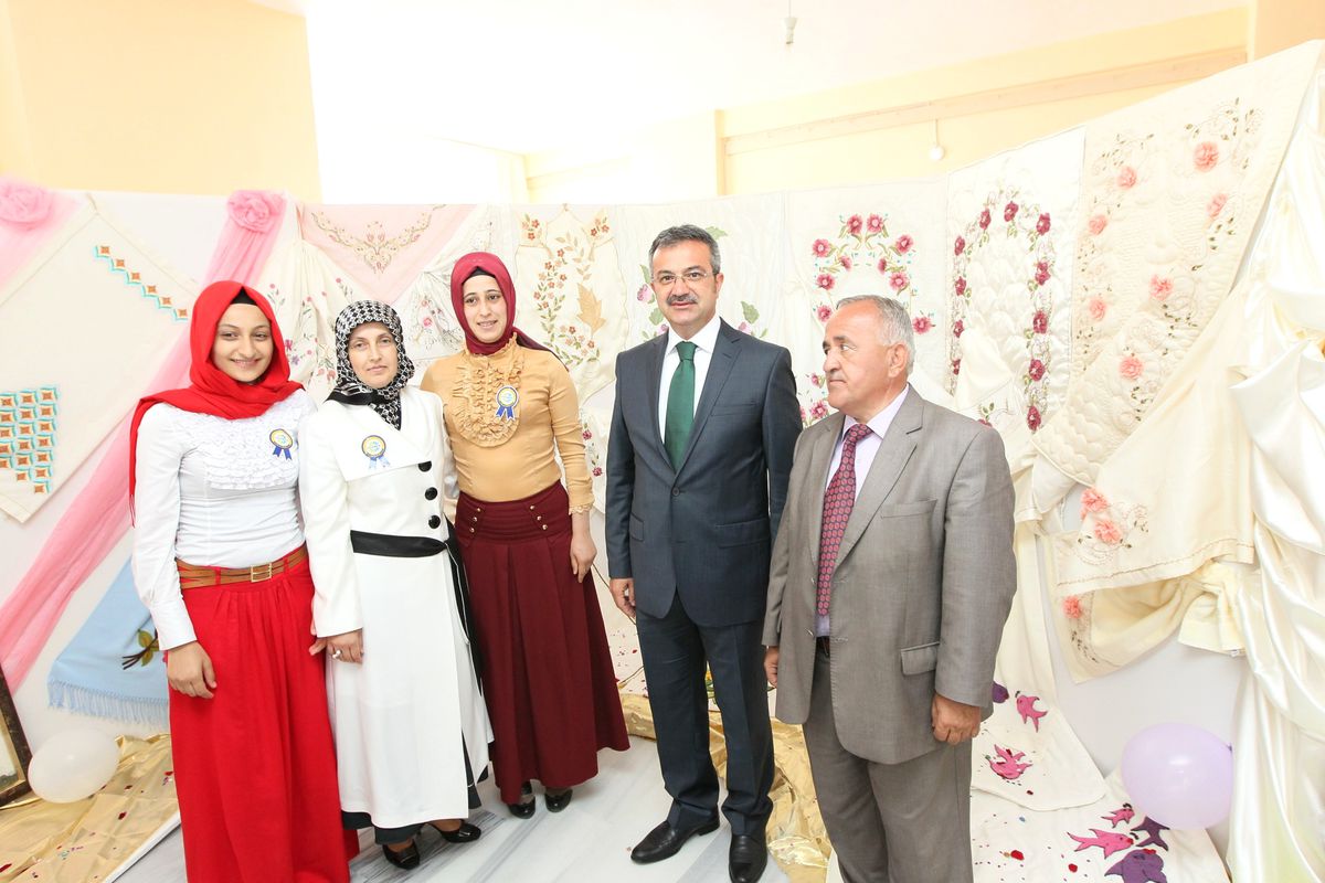 Gesmek Sergi Açılışları Devam Ediyor