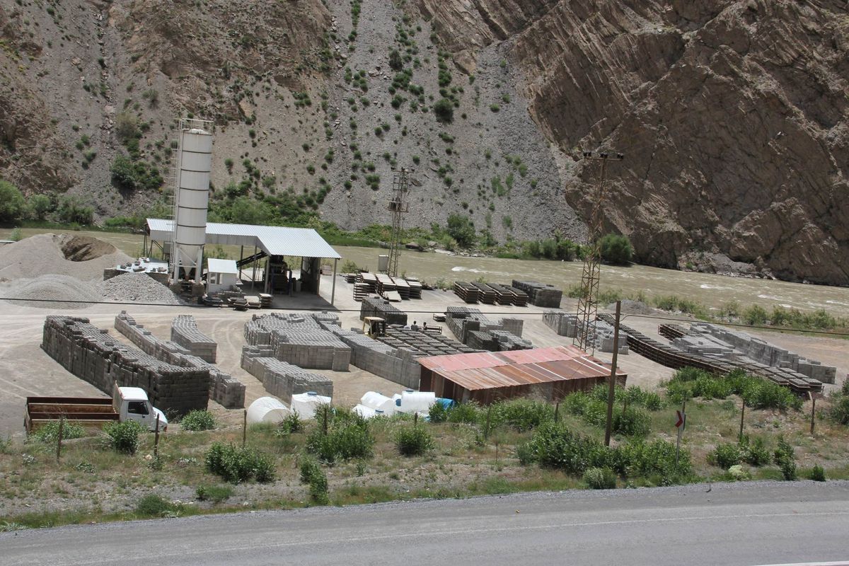 Hakkari\'nin İlk ve Tek Fabrikasında 15 Kişi İstihdam Ediliyor