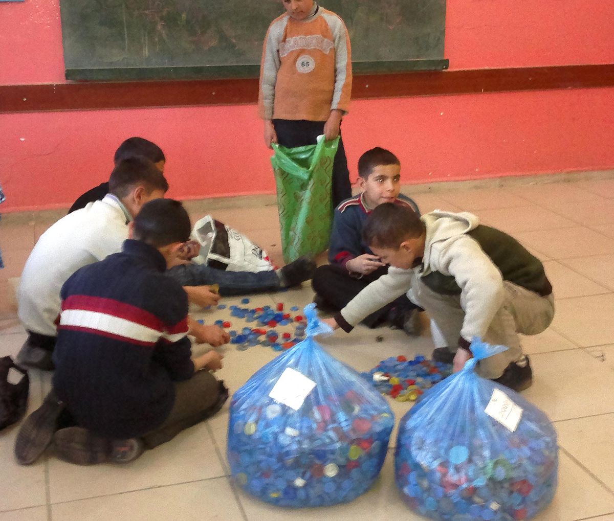Hizan'da 'Mavi Kapak Toplama' Kampanyası