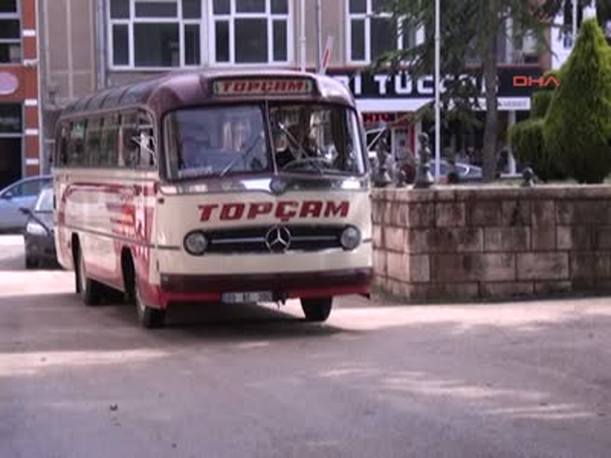 Kadın Milletvekilinin Ayakkabısının Topuğu Çıktı