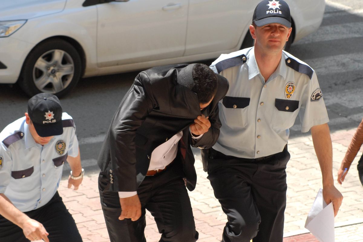 \'Kız Arkadaşına Görüntülü Şantaj\' İddiasıyla Gözaltına Alındı