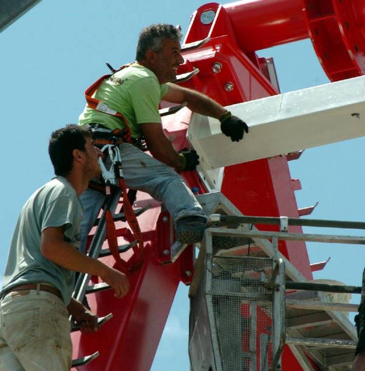 Lunaparkta Gondolun Montajını Yaparken Parmakları Sıkıştı