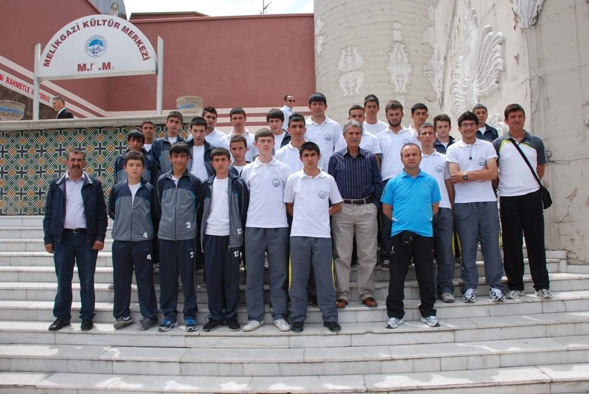 Melikgazi Belediyespor Voleybol Genç ve Yıldız Takımı Türkiye Yarı Finallerinde