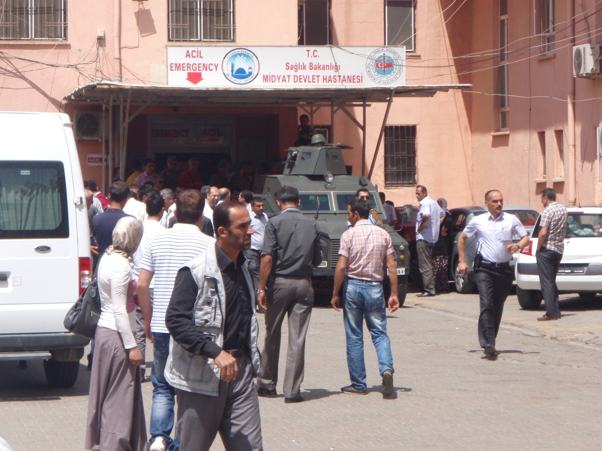 Midyat\'ta Arazi Kavgası: 7 Yaralı