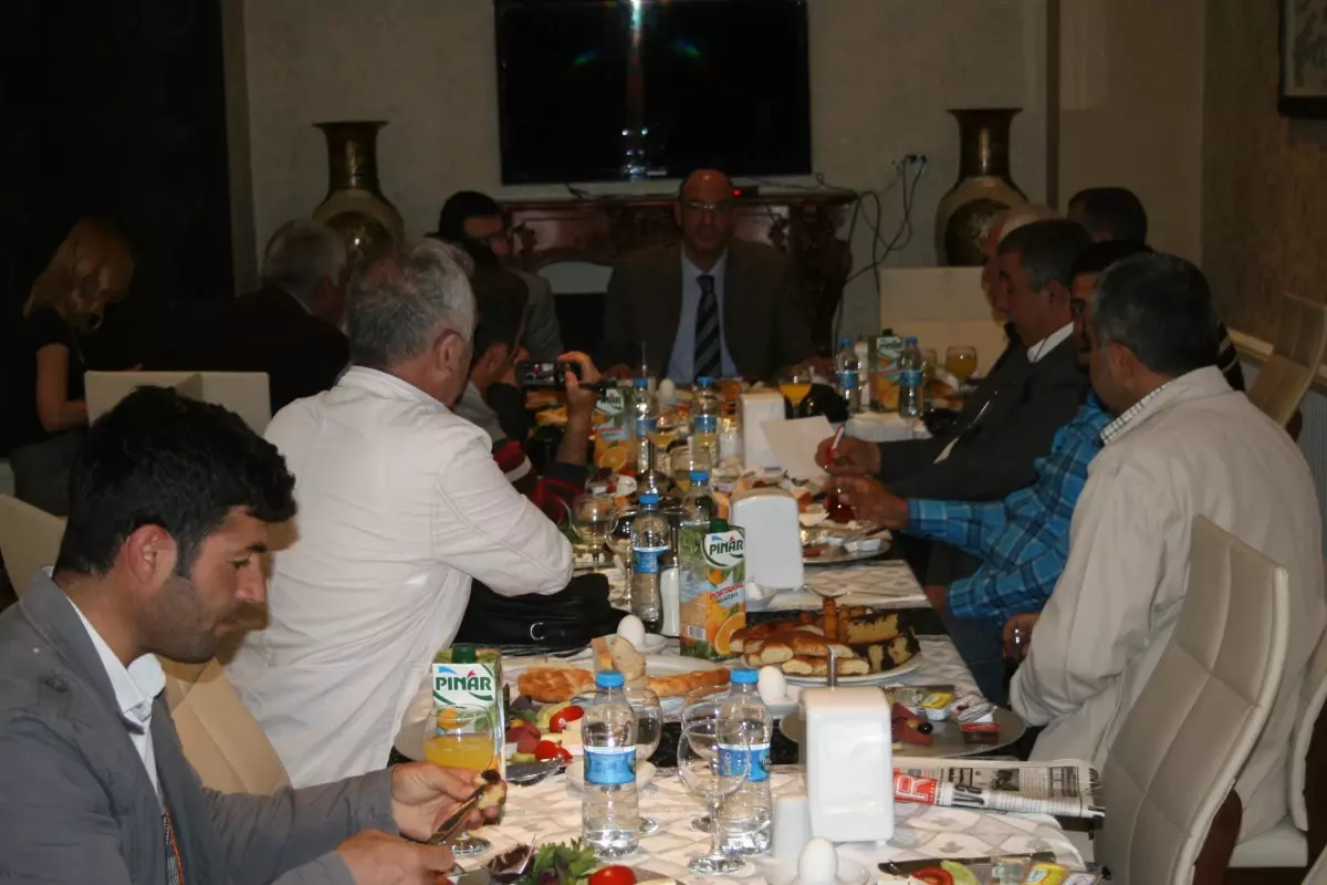 Milli Eğitim Müdür Ateş Basın Mensupları ile Kahvaltıda Buluştu