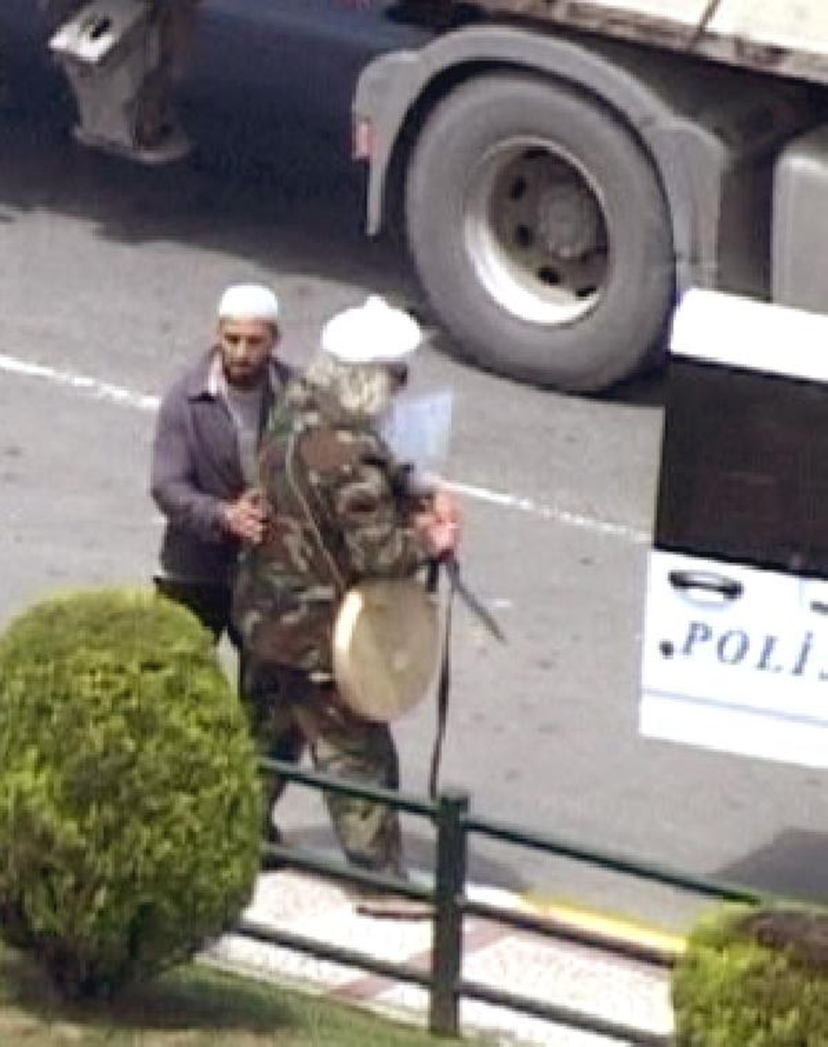 "Protestocunun Yeğeni, Kılıçla 2 Polisi Yaraladı" (2)