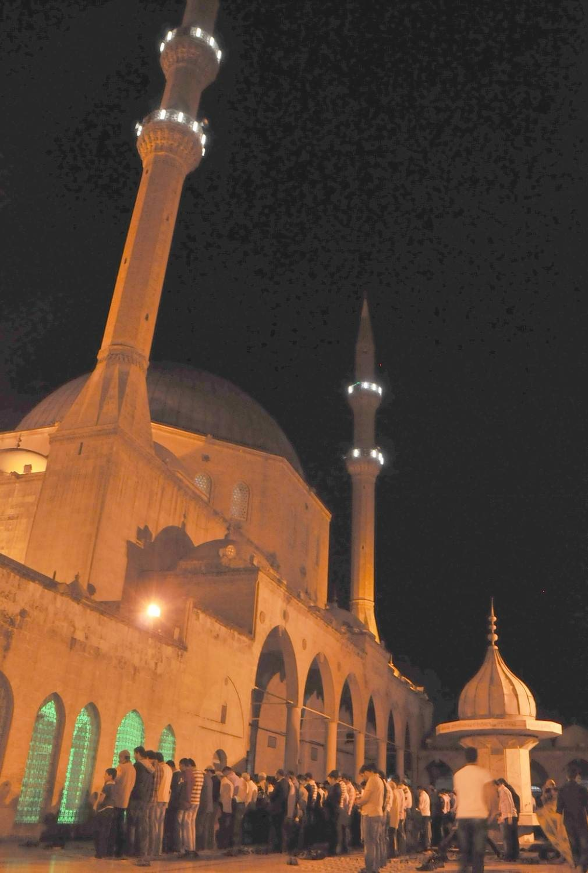 Regaip Kandili'nde Camiler Doldu Taştı