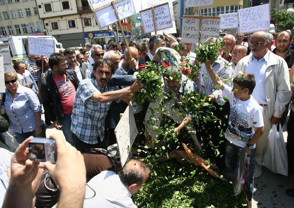Rize\'de Yine Çay Gerginliği
