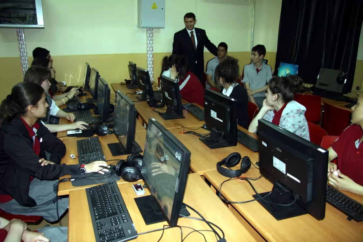 Salih Ayhan, Kardeş Okulu Ziyaret Etti