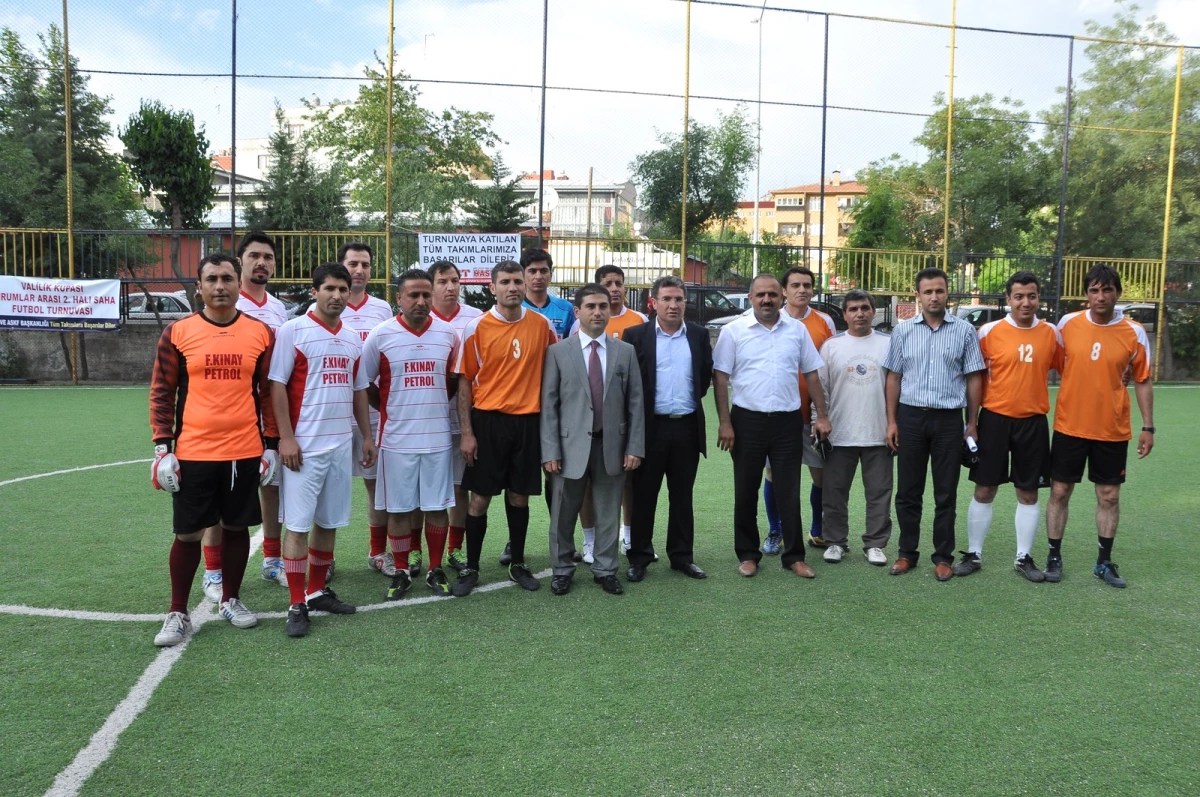 Siirt\'te 2. Kurumlar Arası Halı Saha Futbol Turnuvası Başladı