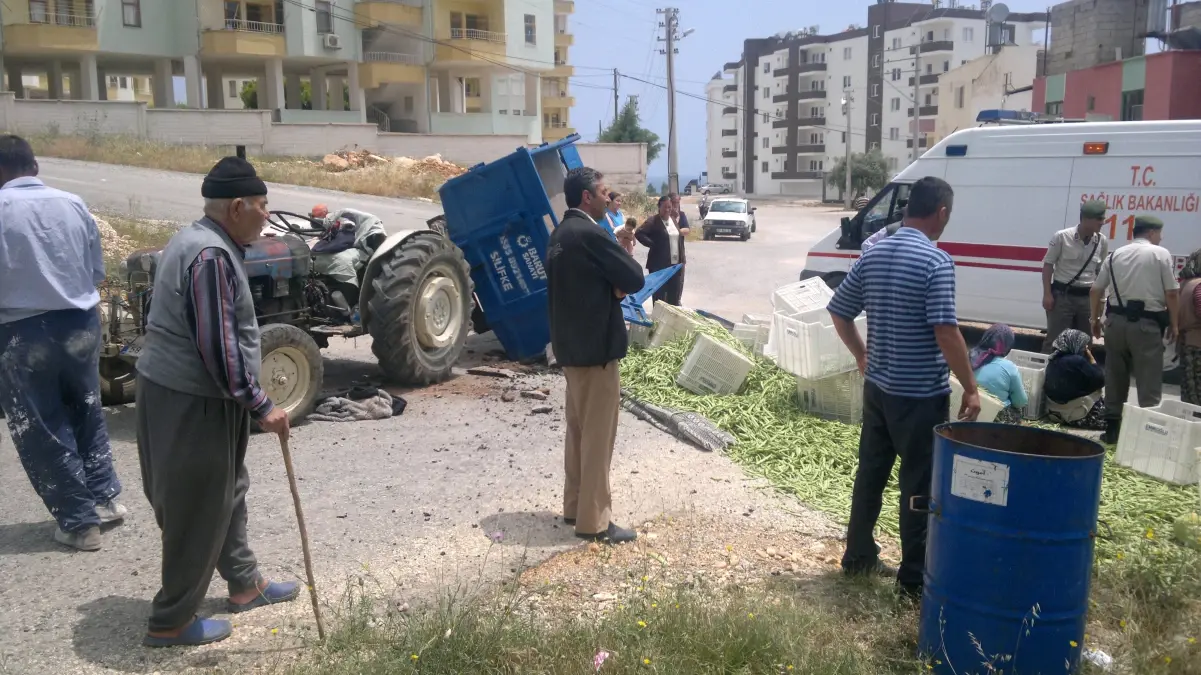 Silifke\'de Tarım İşçilerini Taşıyan Traktör Devrildi: 7 Yaralı