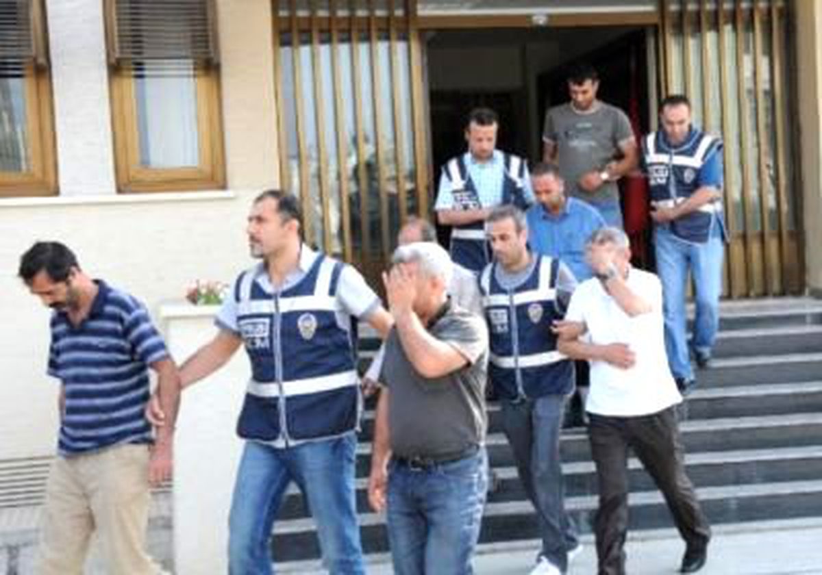 Tarsus\'ta 53 Bin Paket Kaçak Sigara Ele Geçirildi