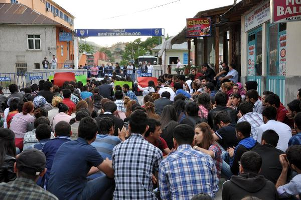 Tunceli'de 5 Üniversitelinin Gözaltına Alınmasına, Arkadaşlarından Protesto
