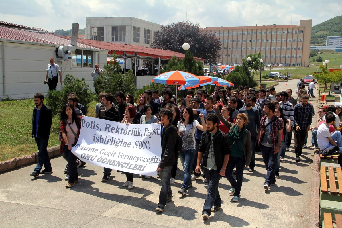 Üniversite Öğrencilerinden Tutuklamalara Tepki
