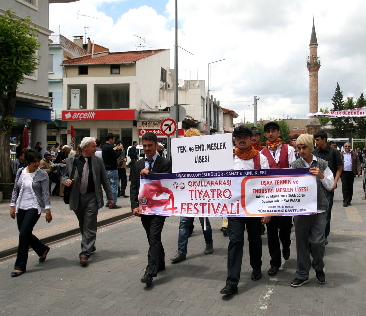Uşak'ta Okullar Arası 4. Tiyatro Festivali