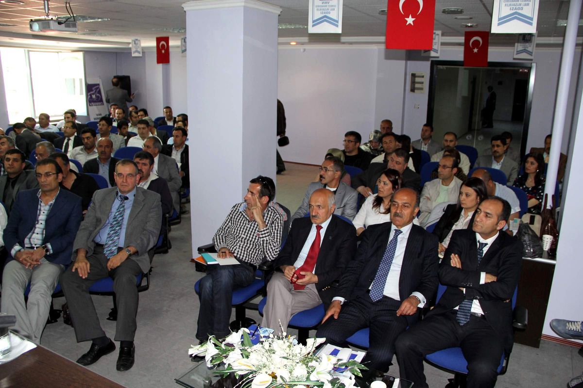 Van\'da Muhasebecilere \'Türkiye Muhasebe Standartları\' Semineri