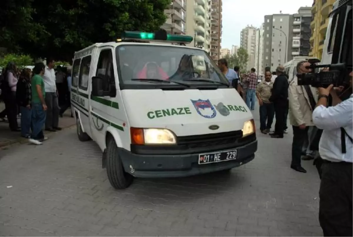 Yunanistan Açıklarında Alabora Olan Geminin Kaptanı Adana\'da Toprağa Verildi