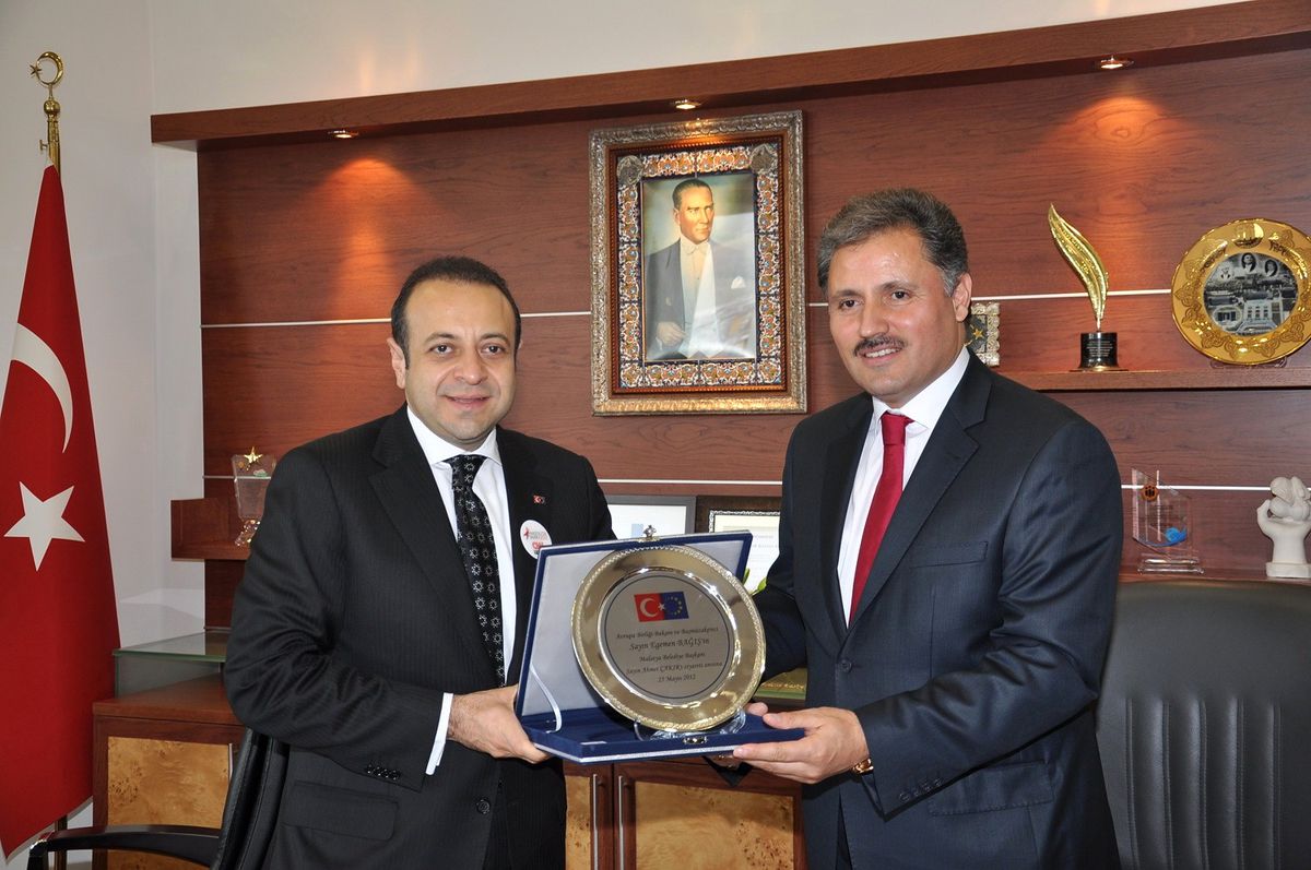 AB Bakanı Egemen Bağış Malatya Belediyesi\'ni Ziyaret Etti