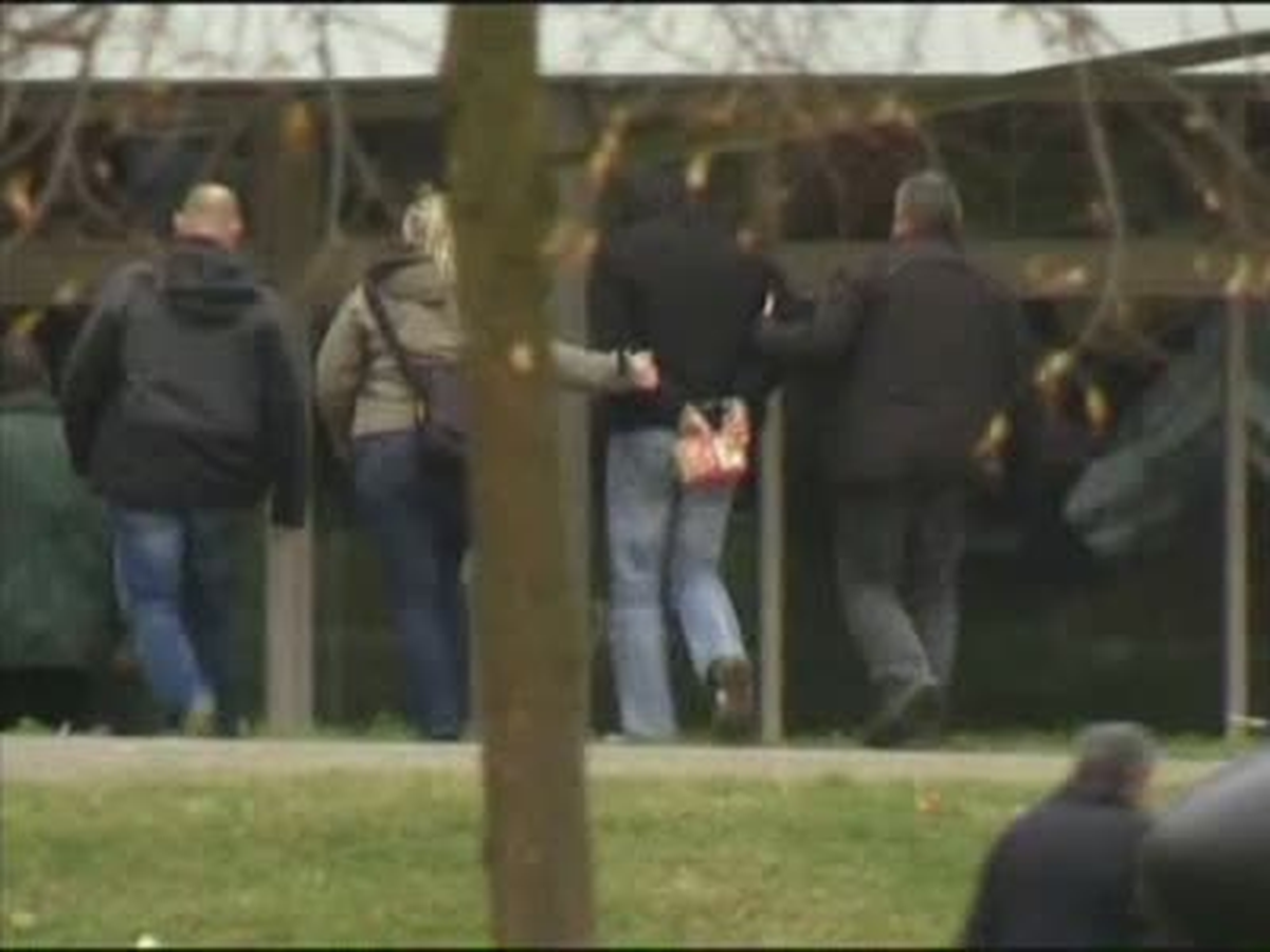 B. Zeıtung\'dan Neonazi Cinayetleri Sorusu Polis Kimin Dostu ve Yardımcısı